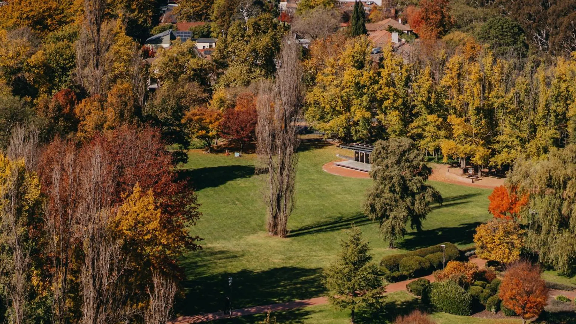 1-Bed With Amazing Views, Pool, Gym, Bbq & Parking Apartment Canberra Australia