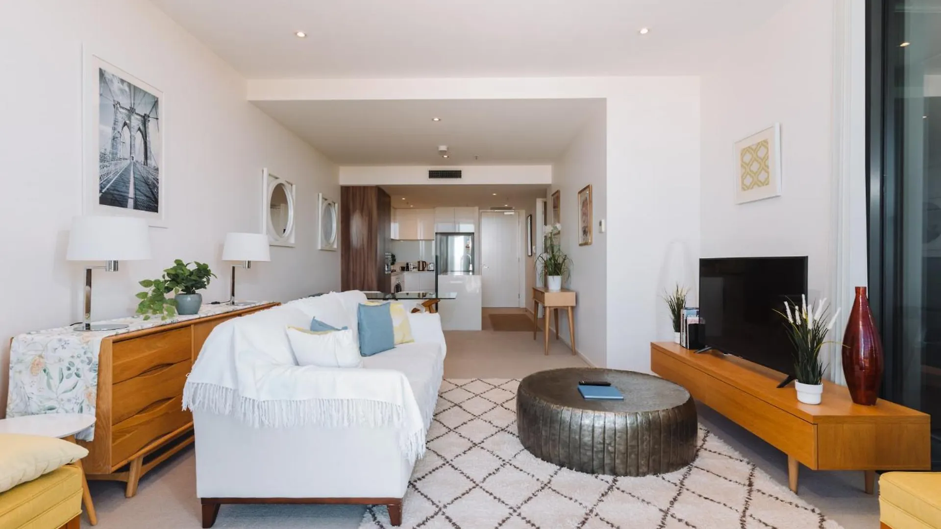 דירות קנברה 1-Bed With Amazing Views, Pool, Gym, Bbq & Parking