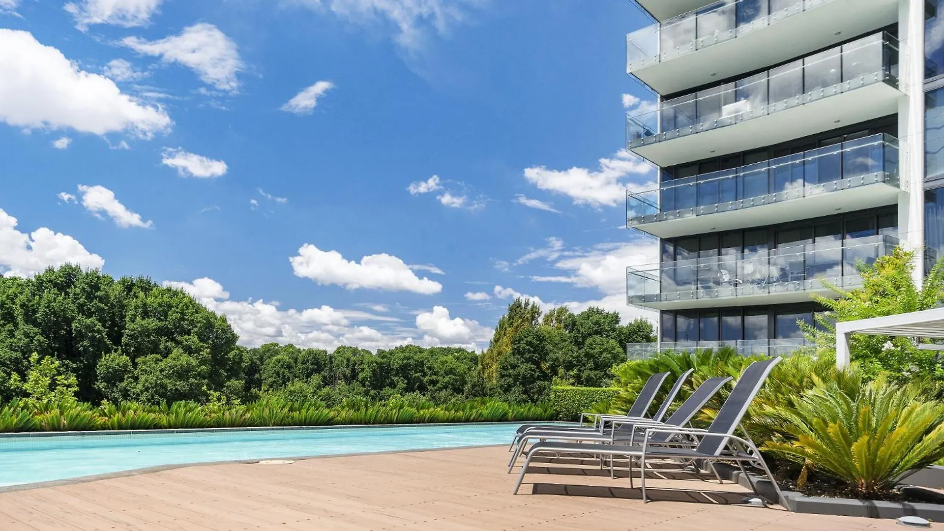 דירות קנברה 1-Bed With Amazing Views, Pool, Gym, Bbq & Parking
